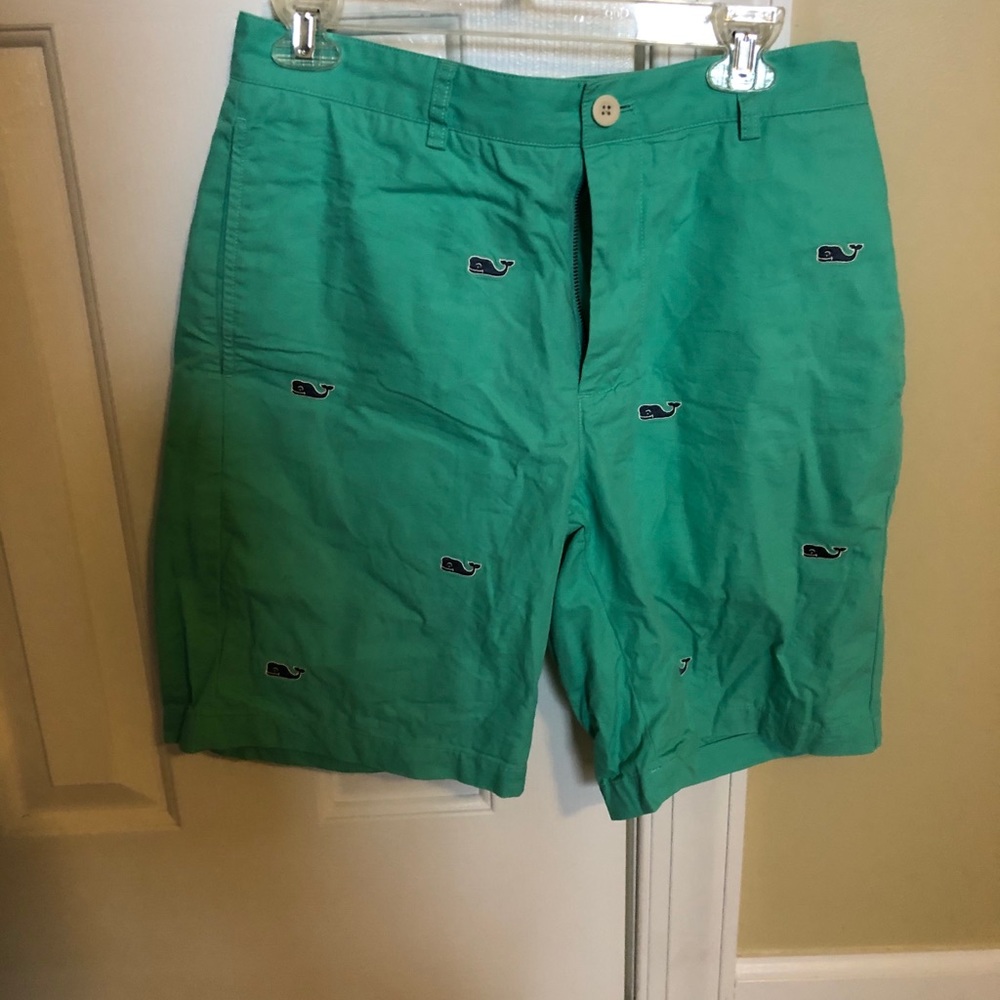 Vineyard vines whale shorts size 32